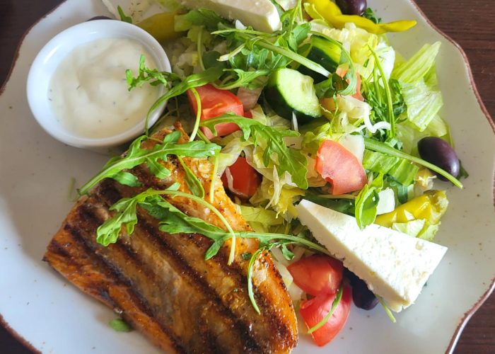 017.-Restaurant-Santorini-Wolfsburg-Gyros-Salat-Ouzo-Souflaki-Biergarten-Tzatziki-Grillplatte-Wein-Ervis