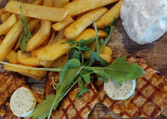 031.-Restaurant-Santorini-Wolfsburg-Gyros-Salat-Ouzo-Souflaki-Biergarten-Tzatziki-Grillplatte-Wein-Depy