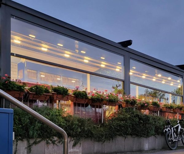 045.-Restaurant-Santorini-Wolfsburg-Gyros-Salat-Ouzo-Souflaki-Biergarten-Fischplatte-Grillplatte-Wein